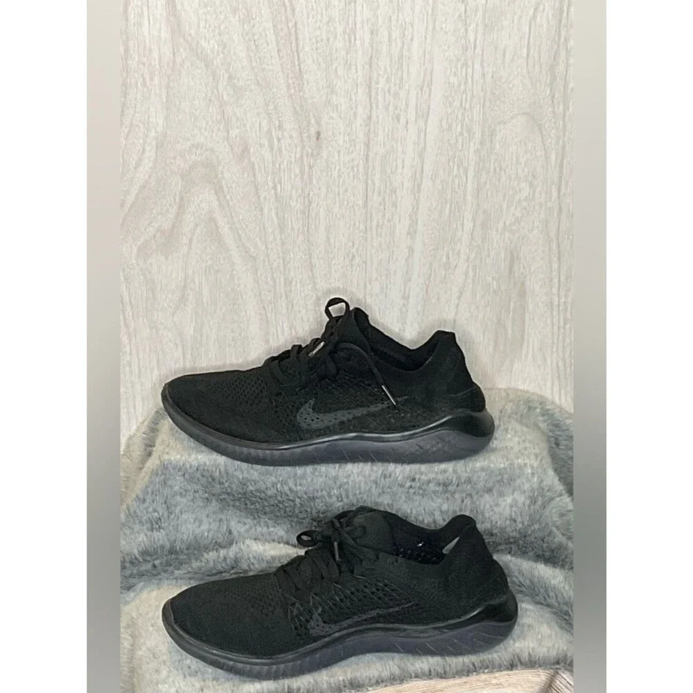 Nike Women’s Black Free RN Flyknit Shoes Size 8.5